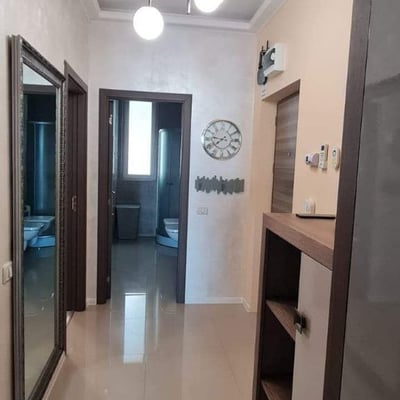 Аренда комфортной 2-комнатной квартиры 55 м² с отдельной кухней и видом на море в районе Mamaia, Констанца, Румыния